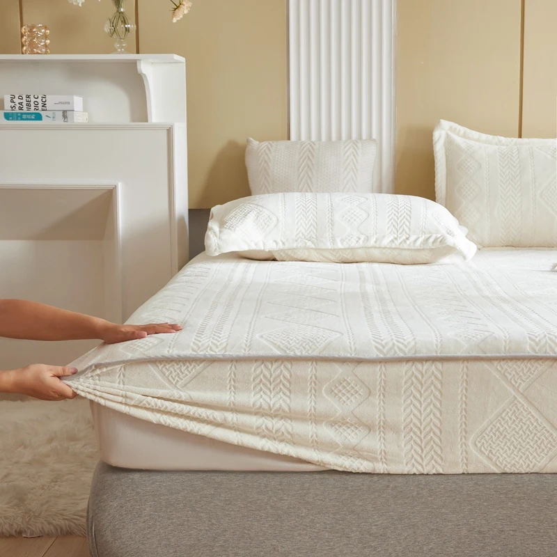 Warm Milk Velvet Bed Sheet Style Thick Comfort Mattress Cover Single Queen King Size Elastic Band Fixed Mattress Protector Decor 3