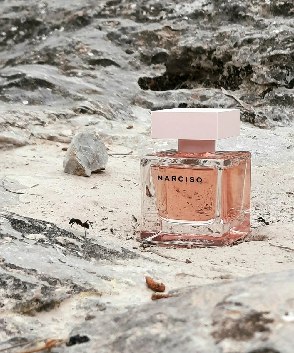 Luxury Refillable Perfume Bottle and Gift Box – Crystal Glass Spray Container with Weig... - SKU PGBB0946 - UGI Packaging