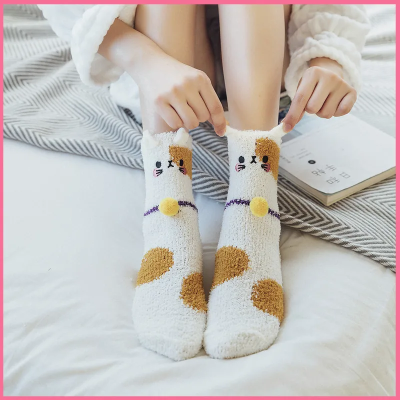 

Thick Coral Velvet Women Socks Autumn Winte Kawaii Fortune Cat Spotted Jacquard Warm Fuzzy Sleeping Socks Floor Socks SK37