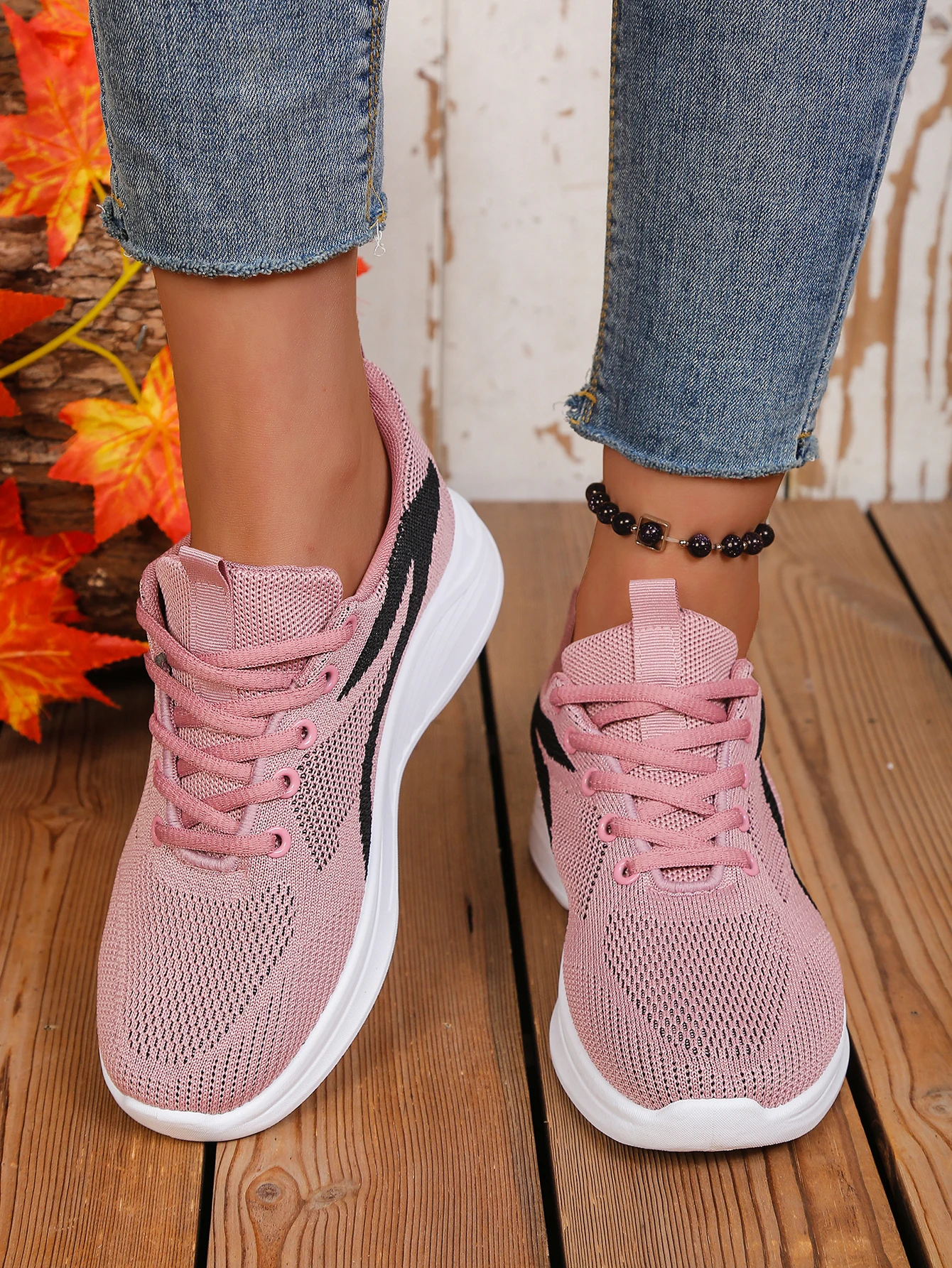 Women’s breathable lightweight sports shoes for outdoor running and walking 01