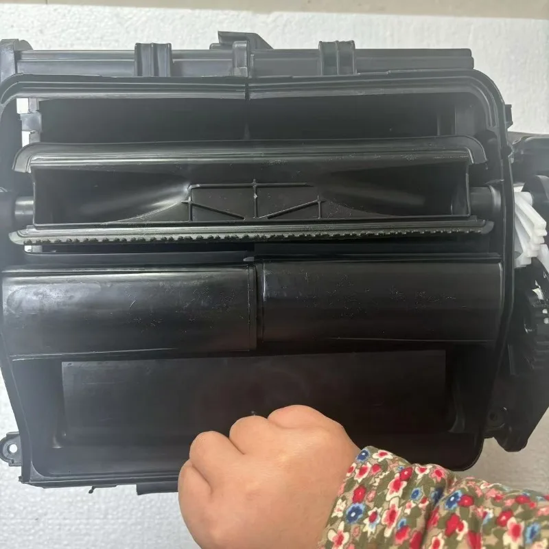 Original genuine Evaporator Heater Distribution Box For Jeep Liberty 07-12 68004022AA