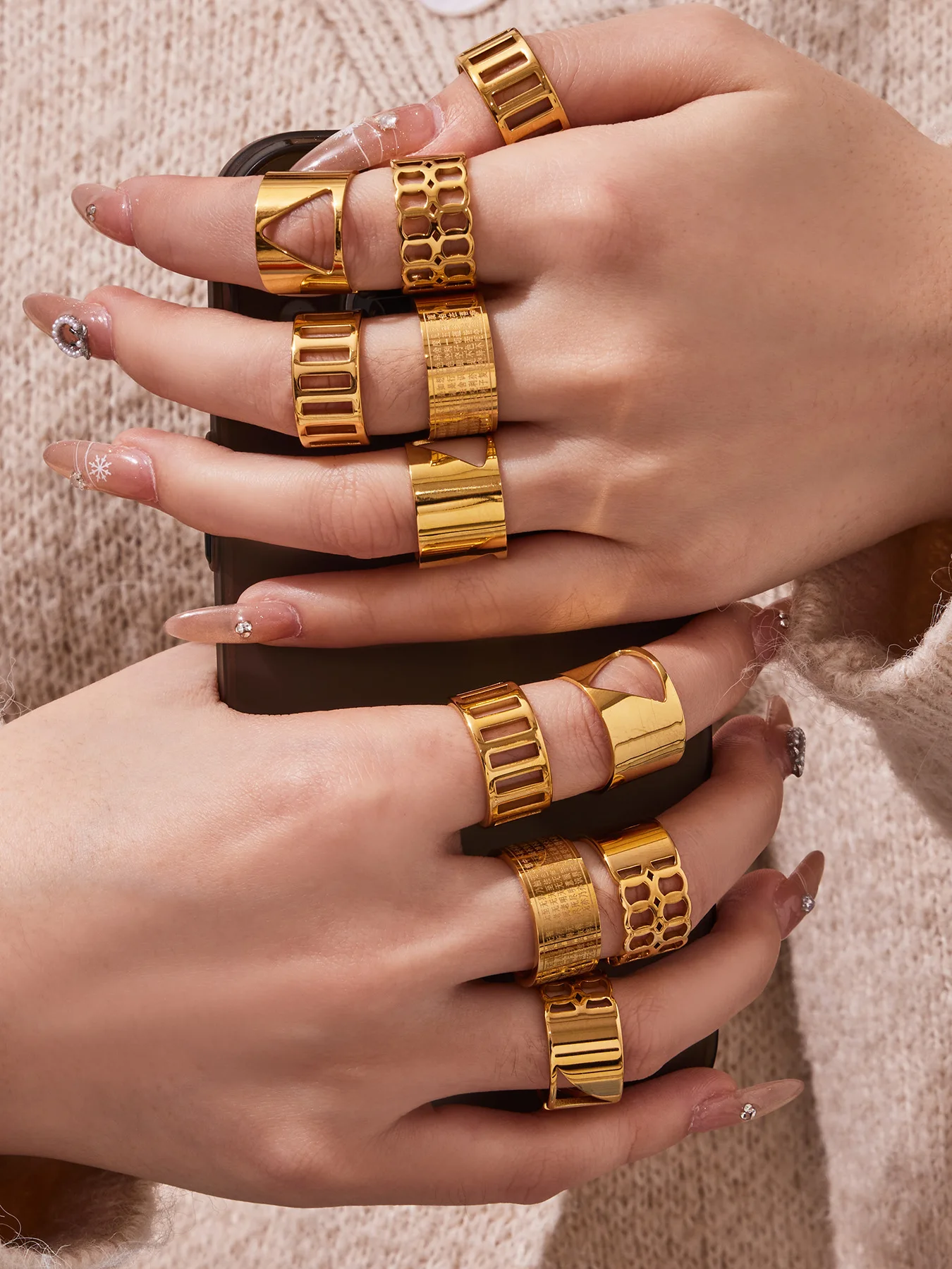 Edelstahlringe für Damen 18K Vergoldeter Breiter Bandring Ausgehöhlte Geometrische Minimalistische Ringe Modeschmuck Accessoire – Detail 5