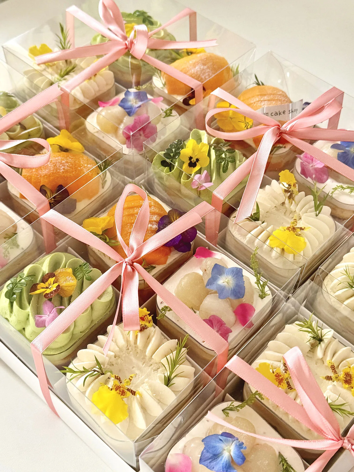 Transparent Dert Box Four ids Mousse Cup Cake Paaging Box Spring Outing ternoon Tea 69 ids Sweet Sna Paing Box