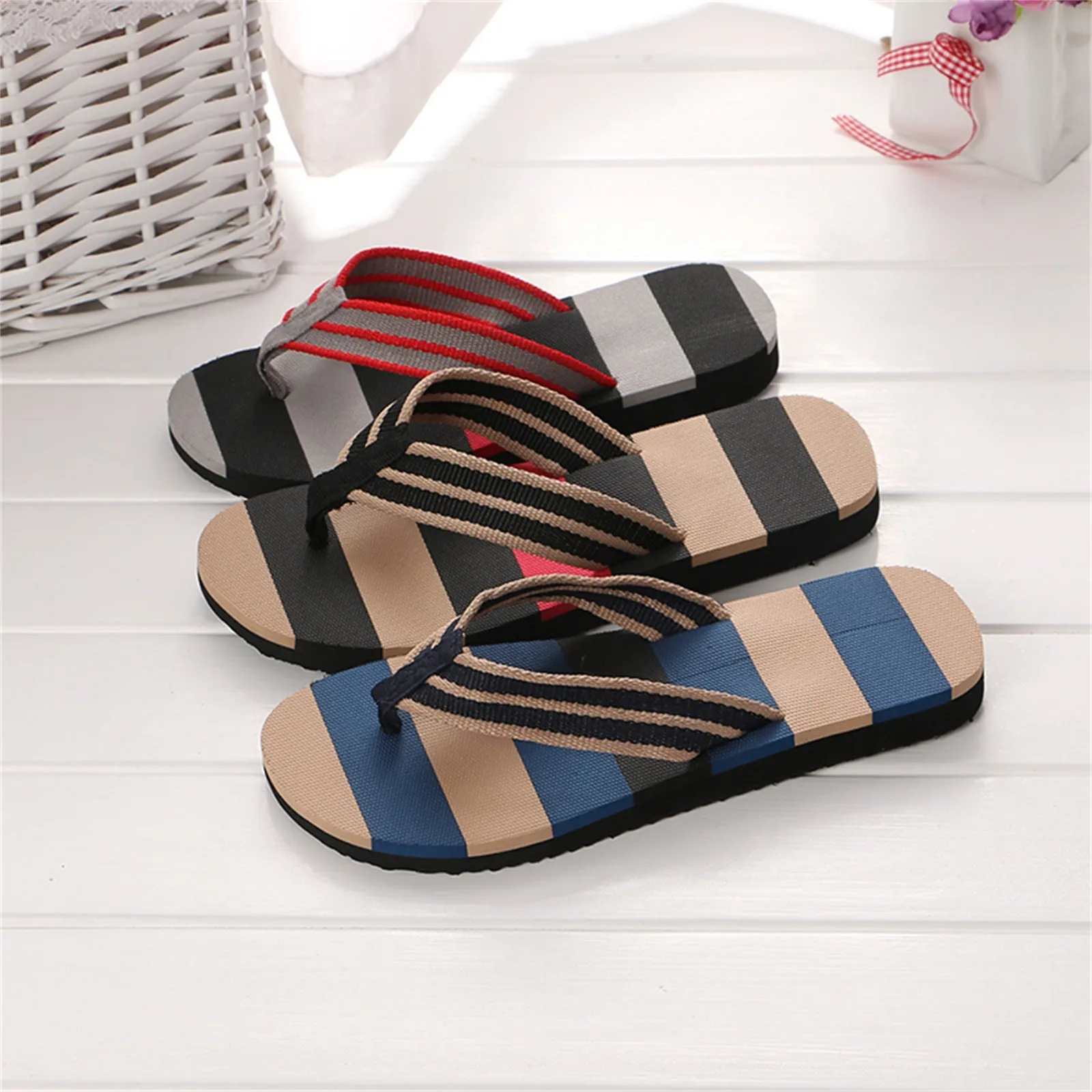 New Men's Slippers Men Summer Shoes Mixed Colors Sandals Male Slipper Indoor and Outdoor Flip Flops Casual Beach Shoes for Man