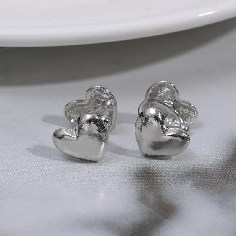 Ins Trendy Love Heart Earrings for Women Simple Silver Color Ear Cuff Clips Fake Piercing Earrings Korean Fashion Jewelry Gifts