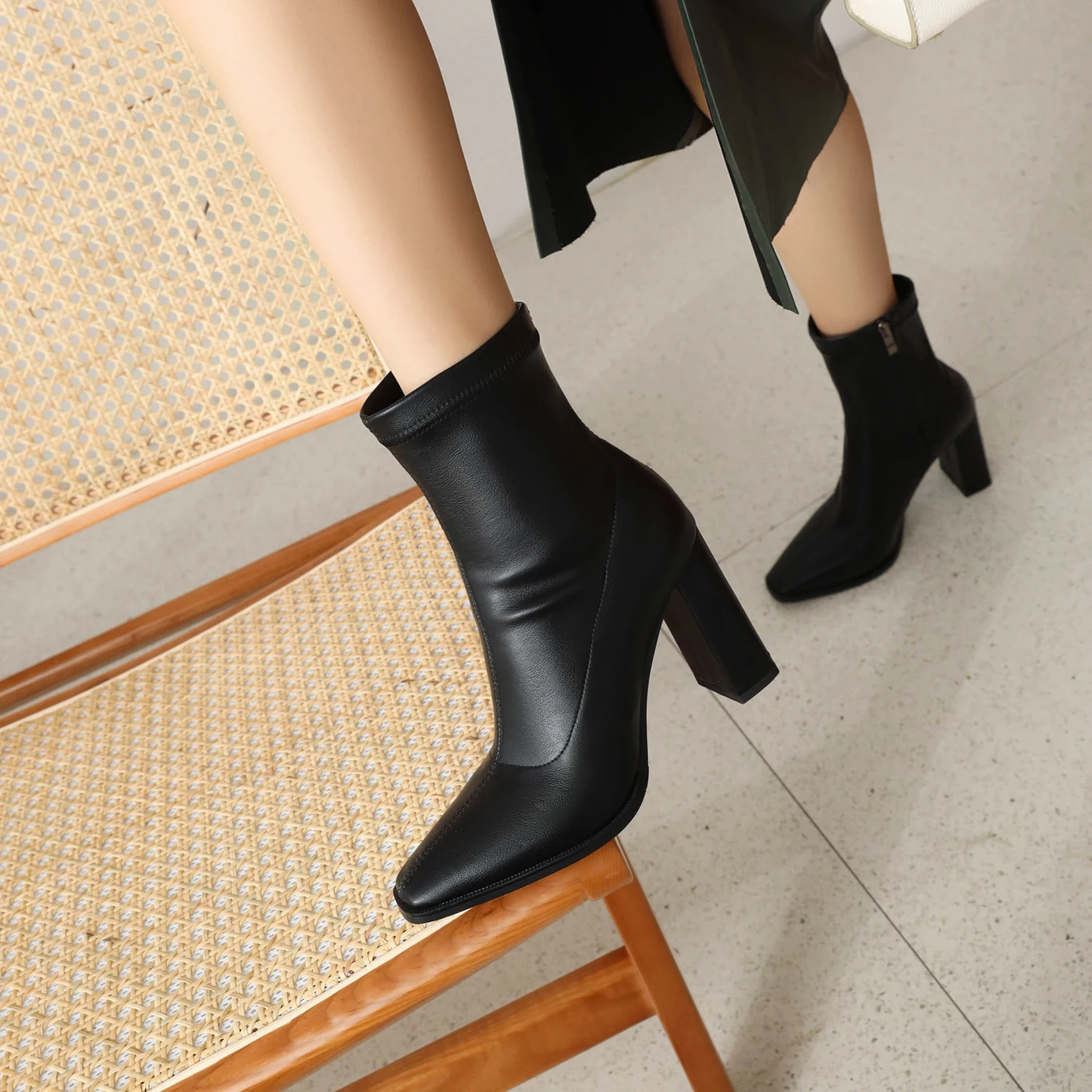 

2022 Women ankle boots plus size 34-43 Microfiber Leather+pigskin lining+sheepskin insole high heel side zipper skinny boots