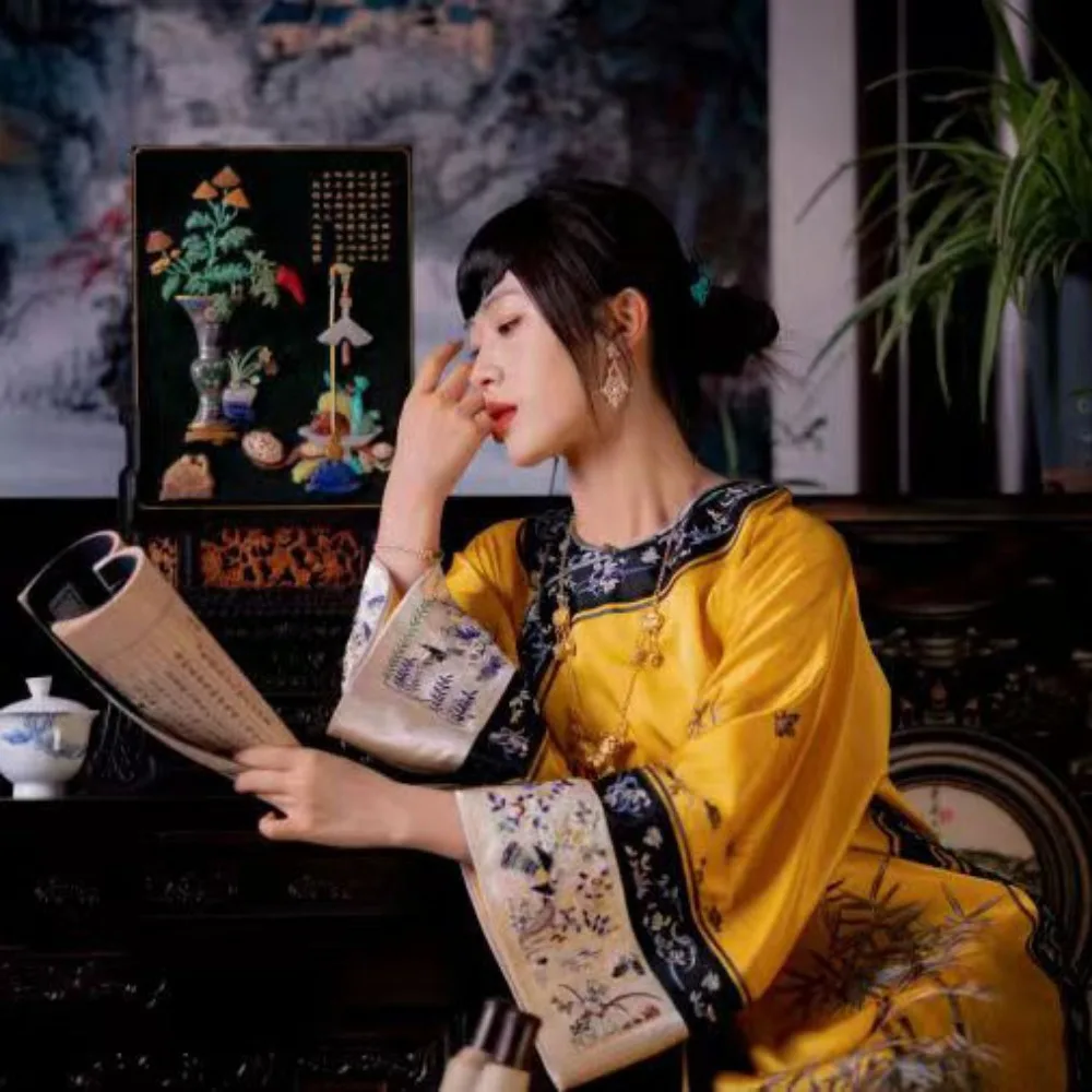 Autumn Vintage Round Neck Gold Satin Long Sleeved Cheongsam Dresses Women Qipao Qing Dynasty Cosplay Princess Costumes Vestidos chinese dress