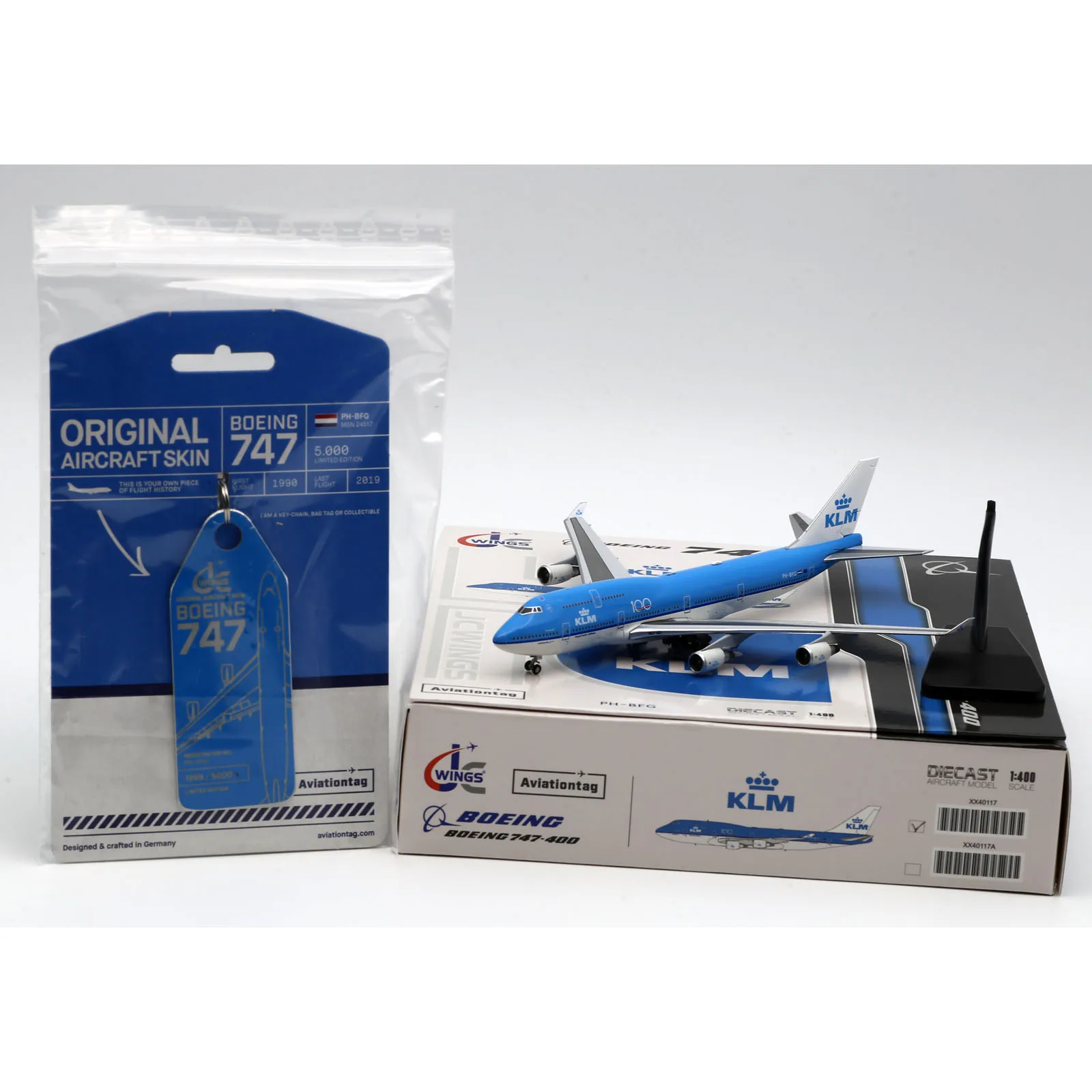 

Коллекционная модель самолета из сплава XX40117, подарок, фотосессия 1:400 KLM Airlines, Боинг 747-400, модель литая самолета, фотосессия и авиационная бирка