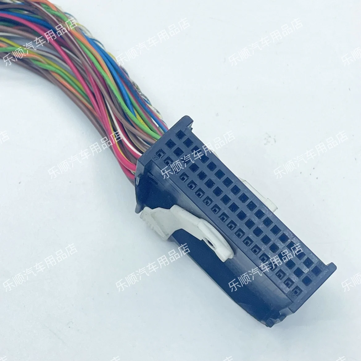 

4M0 972 144 Audi A4Q5Q7 Gateway Control Unit 54 Hole Plug Multimedia Image