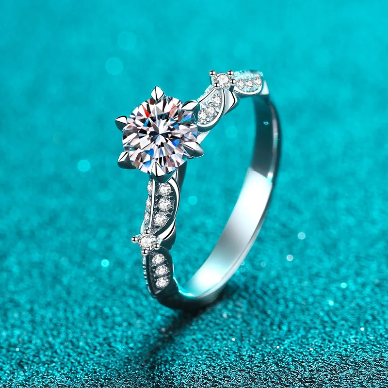 

Оригинальное серебряное кольцо с Мозамбикским покрытием 18K