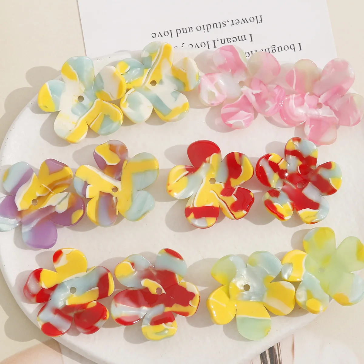 

DIY Jewelry Findings Fresh New 31mm 20pcs Colorful Acrylic Acid Resin Jewelry Flowers Beads Fit Girls Necklace Bracelet Earring