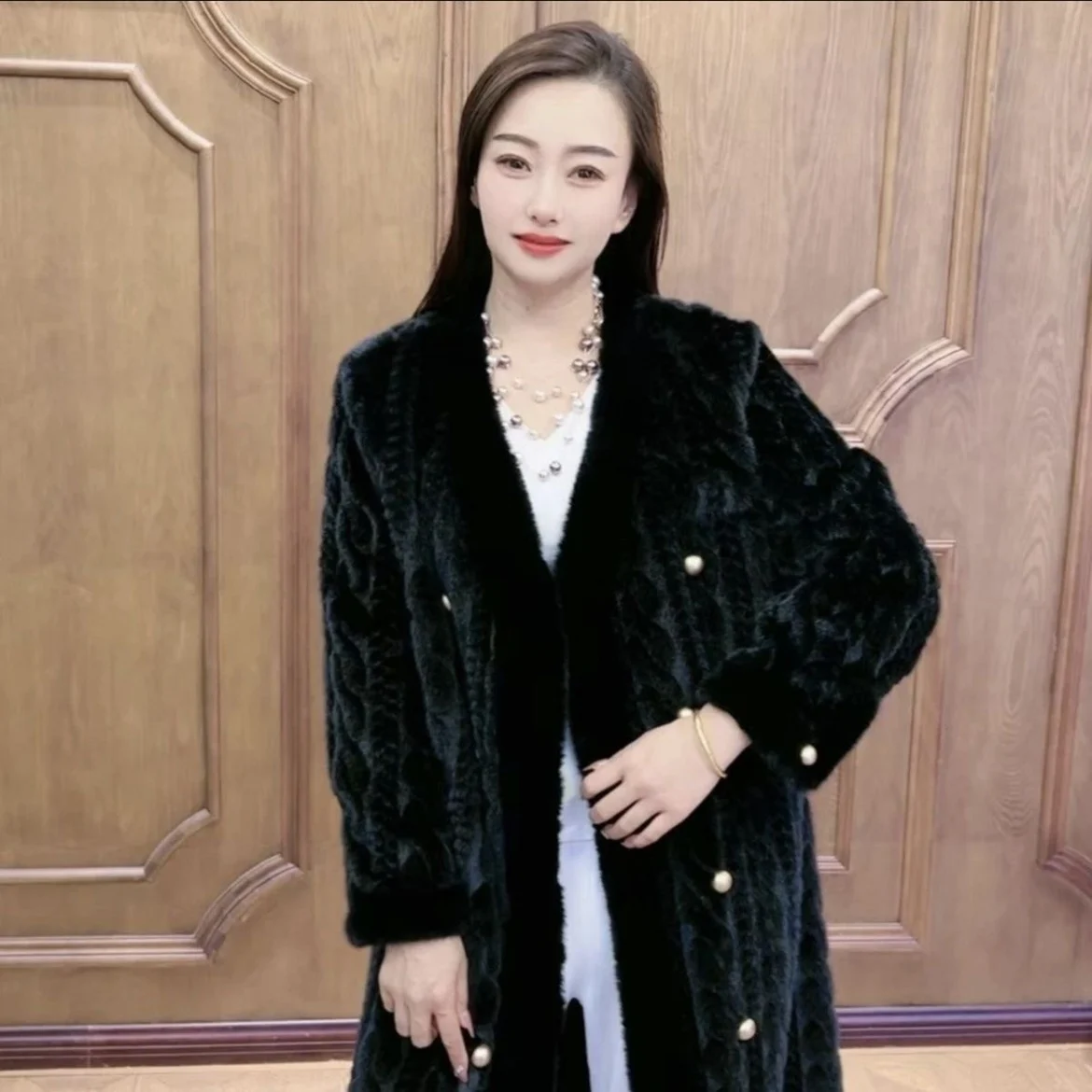 Fashion Heavy Industry High-End Long Warm Coat Winter Commute Style Elegant Long Sleeve V-neck Striped Women's Faux Fur Jacket
