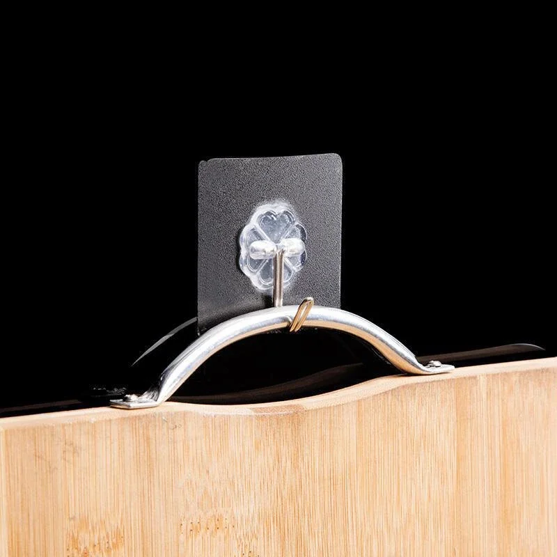 Multiple hooks for storage