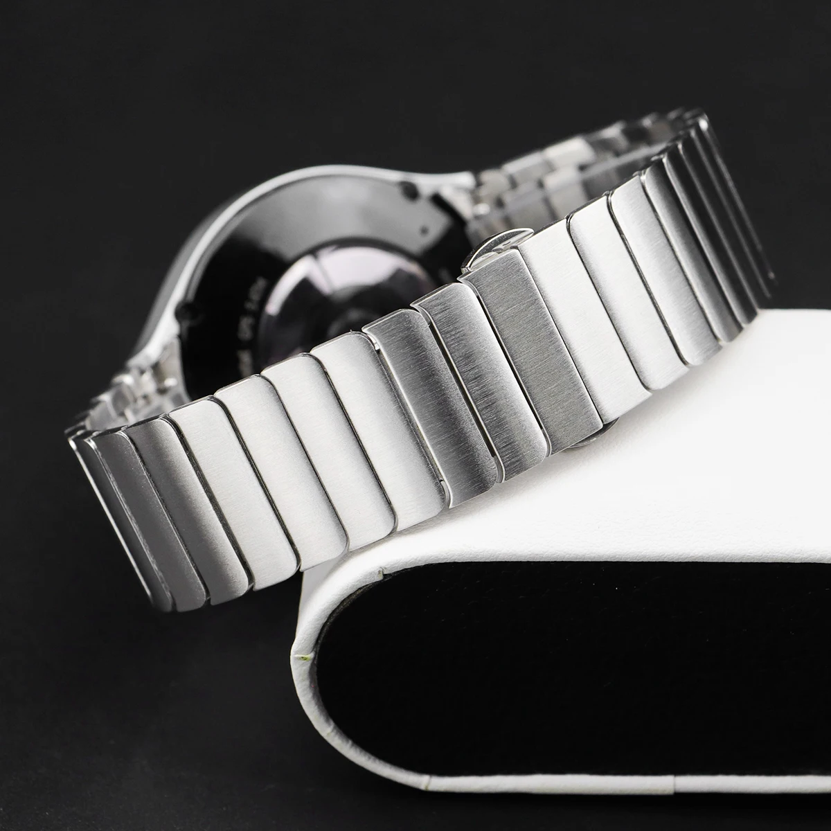 Stainless Steel Magnetic No-Gap Link Bracelet Strap