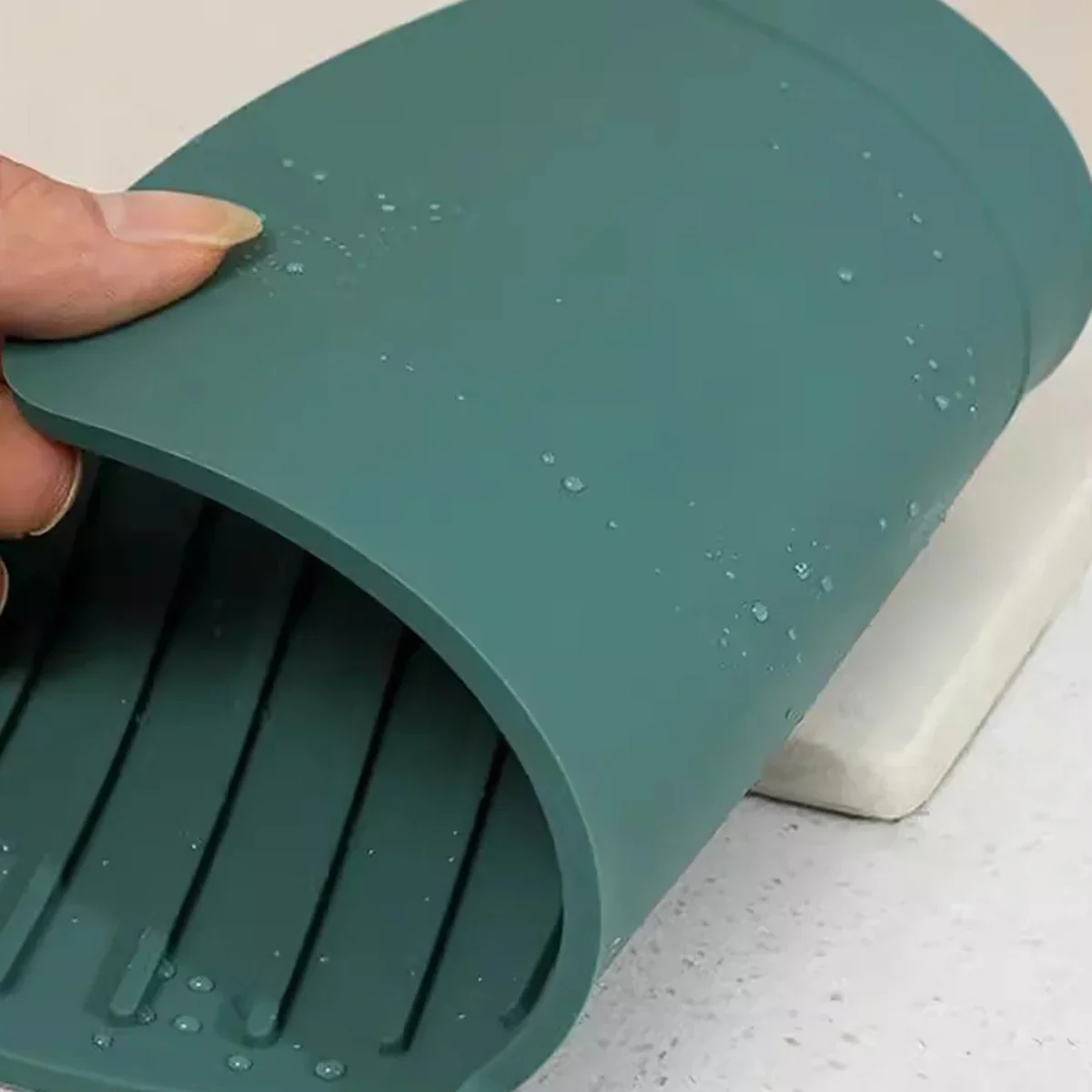 1Pcs Silicone Faucet Mat Water Ripples Kitchen Bathroom Drainage Pad Wash Basin Large Sink Splash Pad Countertop Protector