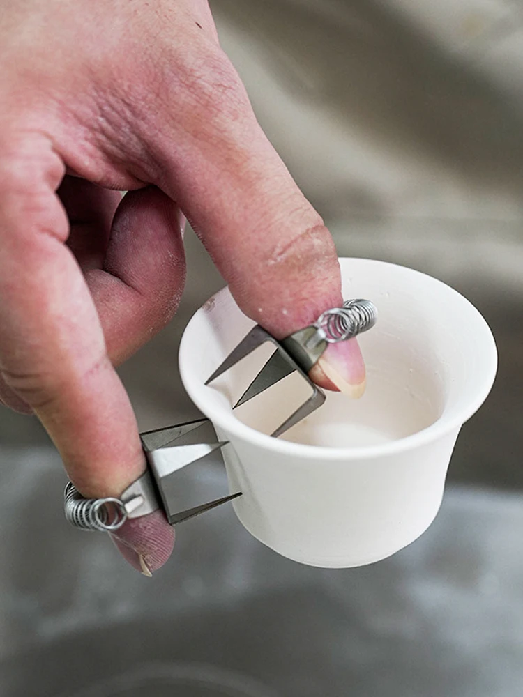 2PCS Pottery Glaze Tools Fingertip Dip Glaze Clip Stainless Steel Clip DIY Tea Cup Small Ceramic Coloring and Glazing Tool