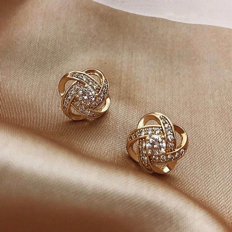 Upscale 14k Gold Luxury Zircon Pearl Twist Stud Earrings