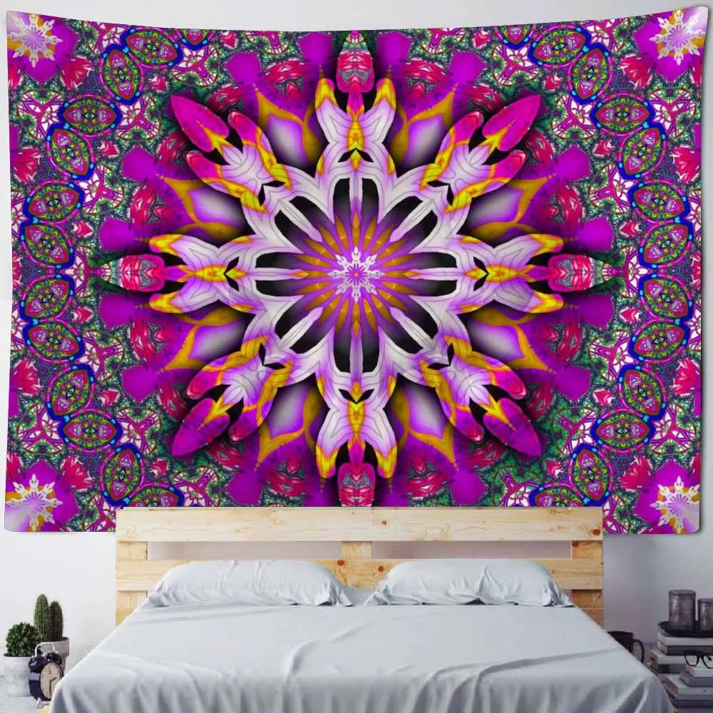 Tapzen Arazzo Mandala Mistico Bohémien - Tema Pavone E Chakra - Decorazione Parete 202x152 Cm (Tonalità Dorate)