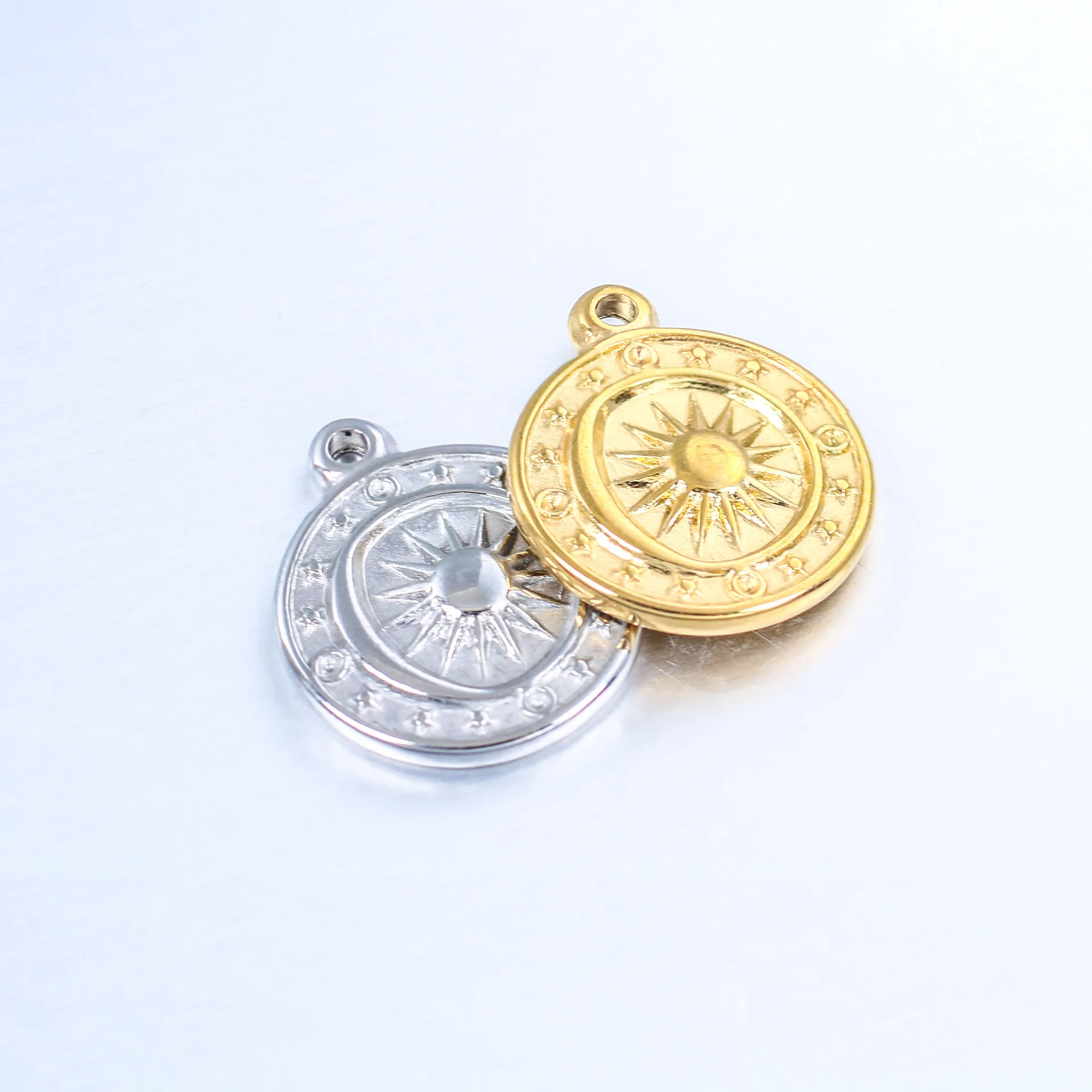 Round Sun Moon Star For Making Necklace Metal Gold Color Stainless Steel Sun Star Moon Pendant For DIY Making Jewelry Accessorie