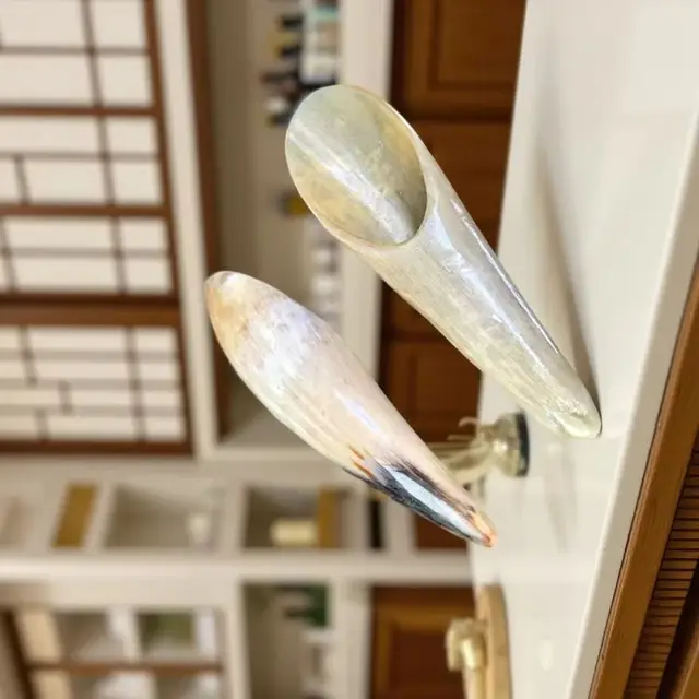 เครื่องนวดกัวซาจากเขาควายธรรมชาติ 1 ชิ้น สำหรับการบำบัดด้วยการฝังเข็มและสปา ช่วยผ่อนคลายและบรรเทาความเครียด 1