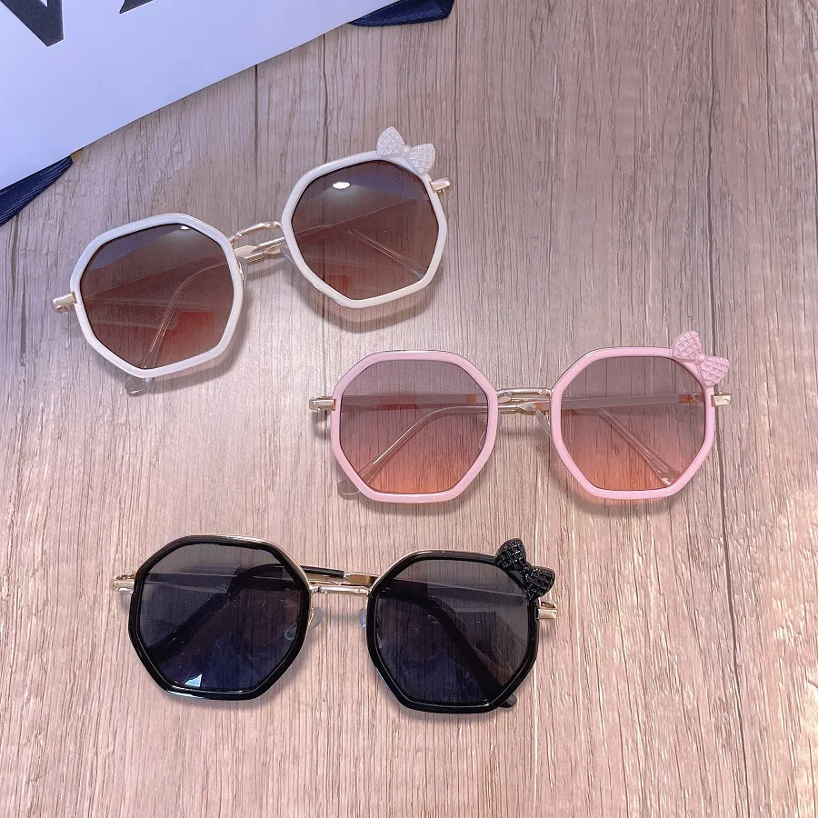 Cute Kids Sunglasses for Girls, Fashionable UV400 Bowknot Glasses with Ribbon Decoration Sunshade Kawaii Photographic Eyewear