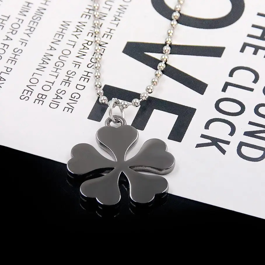 NewinBlackFiveCloverPendantNecklaceStainlessSteelChainLeaf