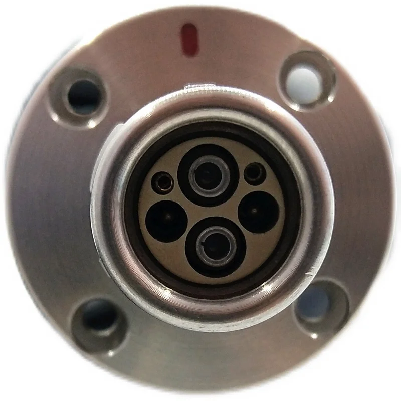 

Фотокамера с двумя портами и оптическим кабелем