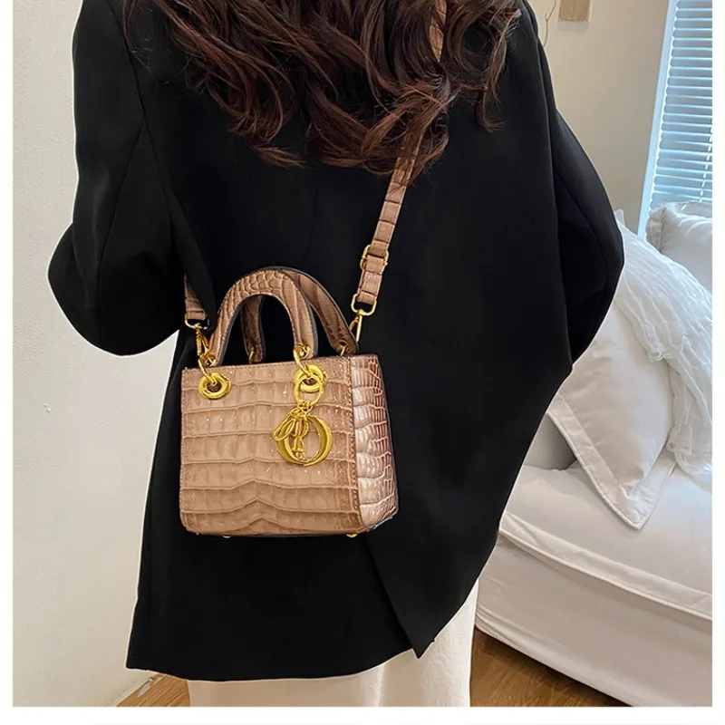 Henna Luxurious Shopper Bag For Women Spacious Stylish Tote For All Occasions Everyday Use main image 1