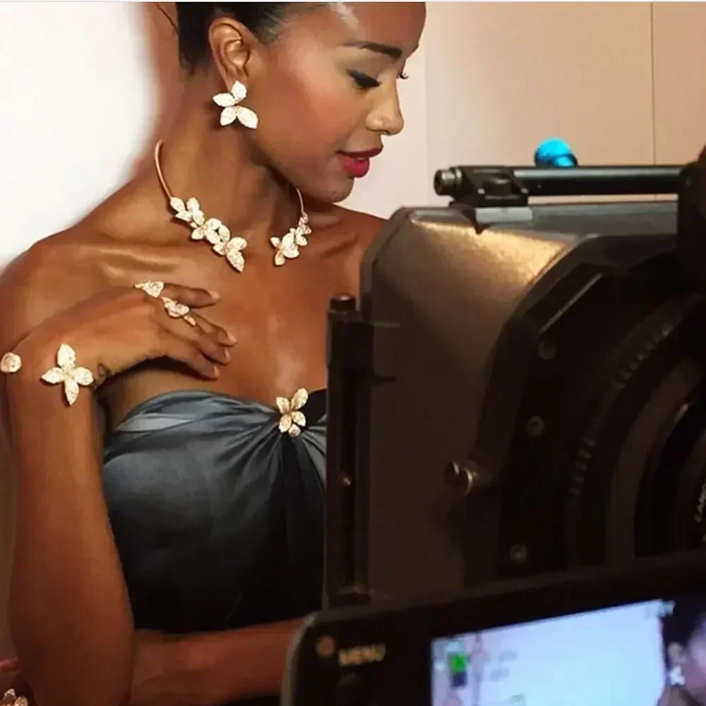 جودة عالية 925 فضة فاخر 3 لهجة زهرة المختنق قلادة...