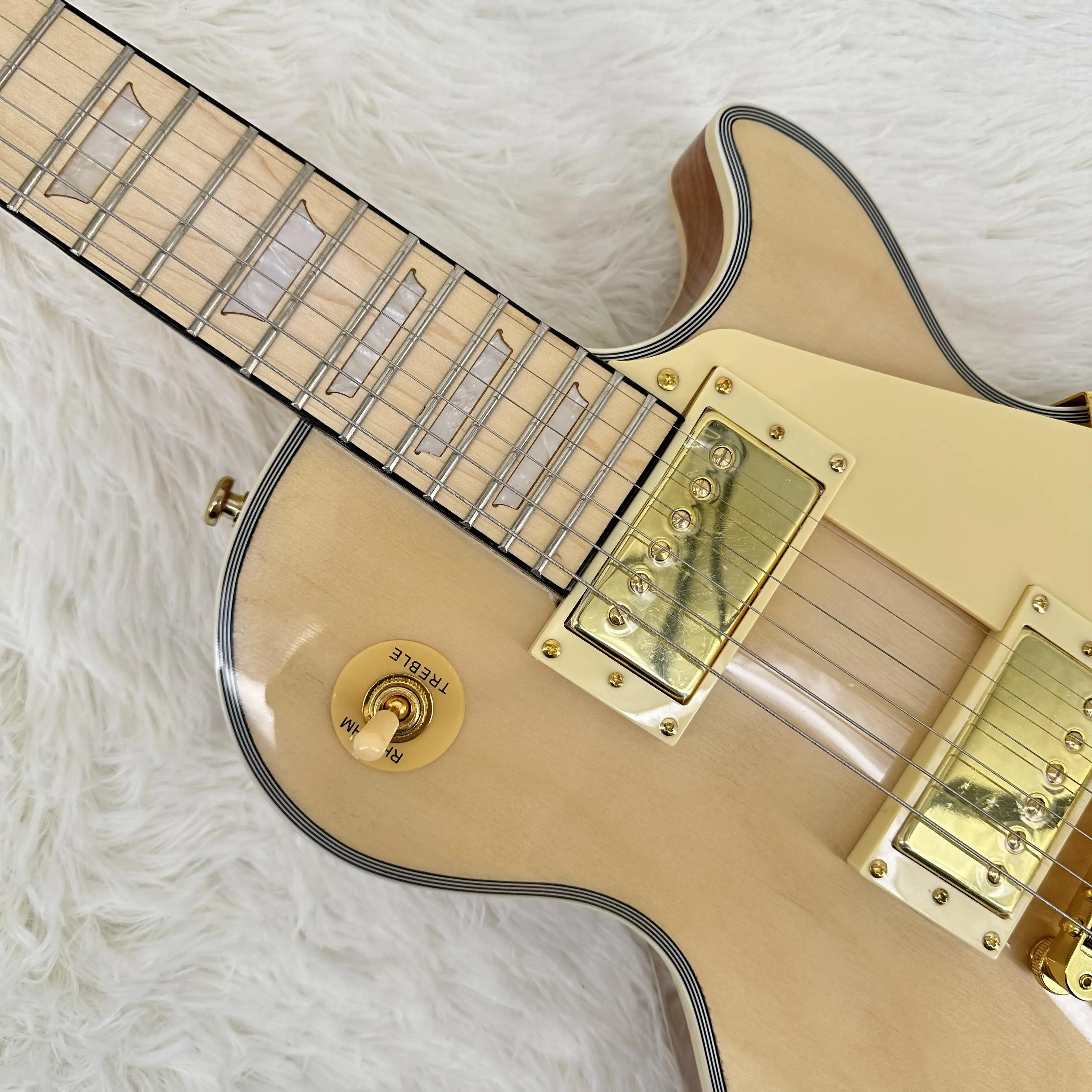 Standard Electric Guitar 6 Strings Mahogany Finish ping Available