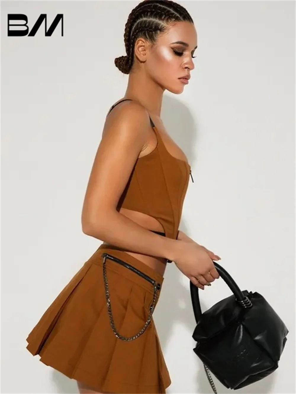 Рисунок 2 - Модный женский костюм из 3 предметов 2024