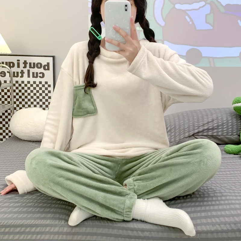 Pajamas women's new autumn and winter flannel cute simple loose Korean version round neck coral fleece home clothes 2-piece set