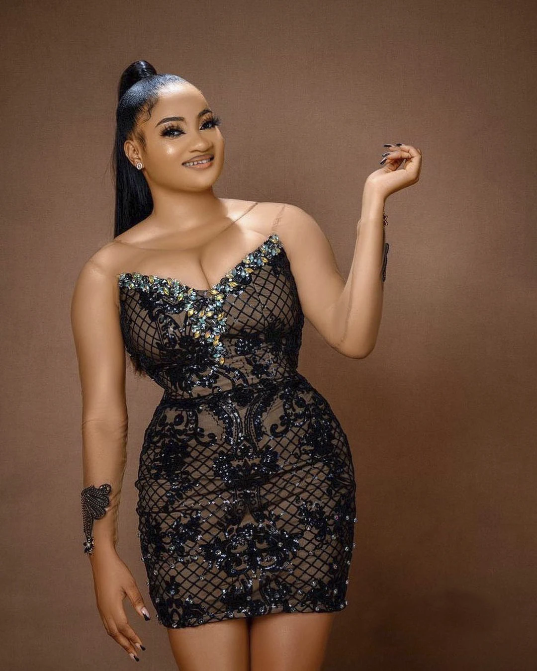 

Gorgeous African Beaded Evening Dress for Women Sheer Appliques Bodycon Prom Dress Mermaid Mini Birthday Party robe de soiree