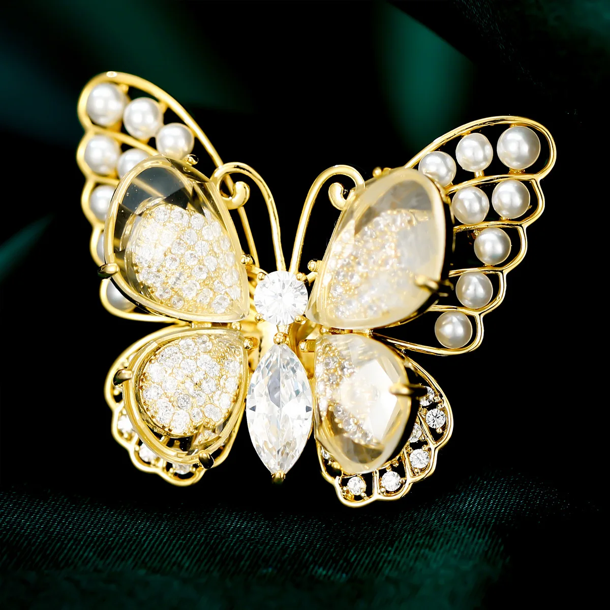 

Fashion Pearl Zircon Insect Butterfly Brooch Pin Clothing Accessories Brooch Women Jewelry TB046