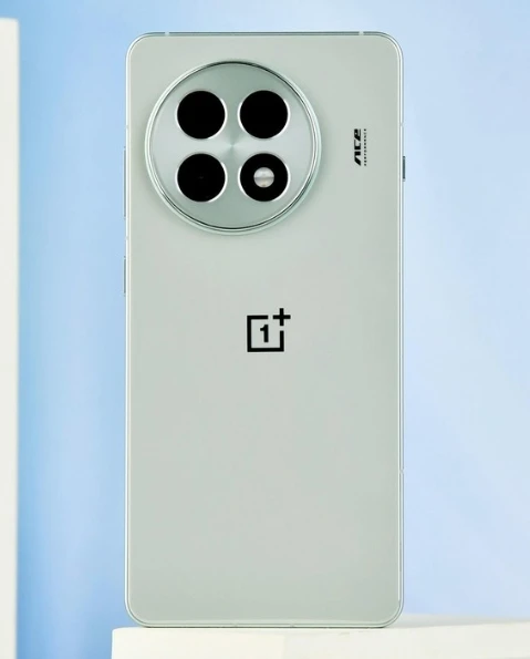 OnePlus Ace 5 12GB 256GB 6415mAh SIMフリー OnePlus Ace 5 12GB 256GB 6415mAh SIMフリー OnePlus ACE 5 5G