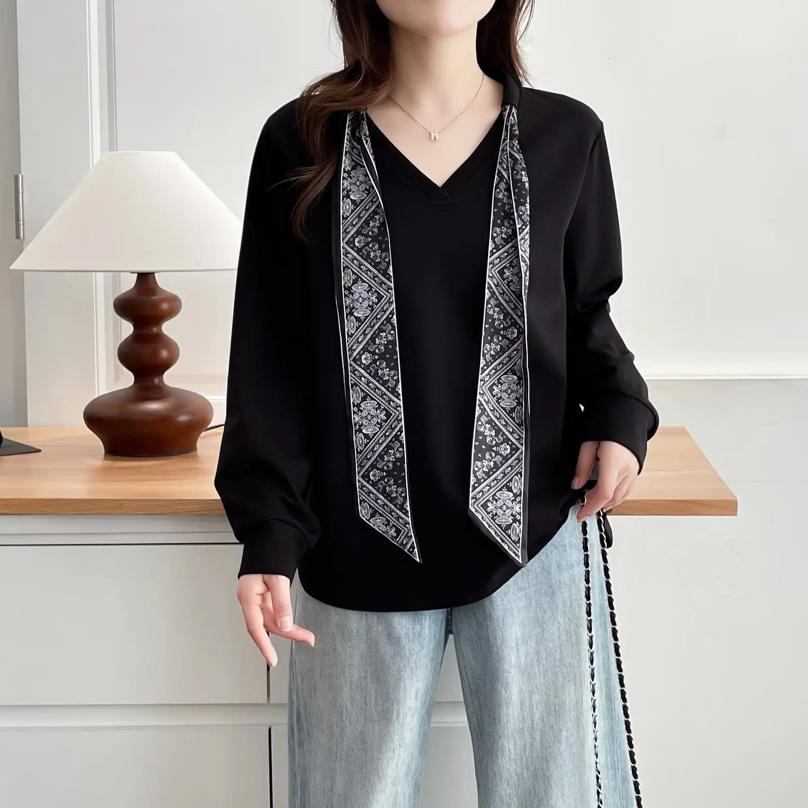 Fashion Plus Size Women's T-Shirt Autumn Style V-neck Silk Scarf Tie Long Sleeve Tops 308