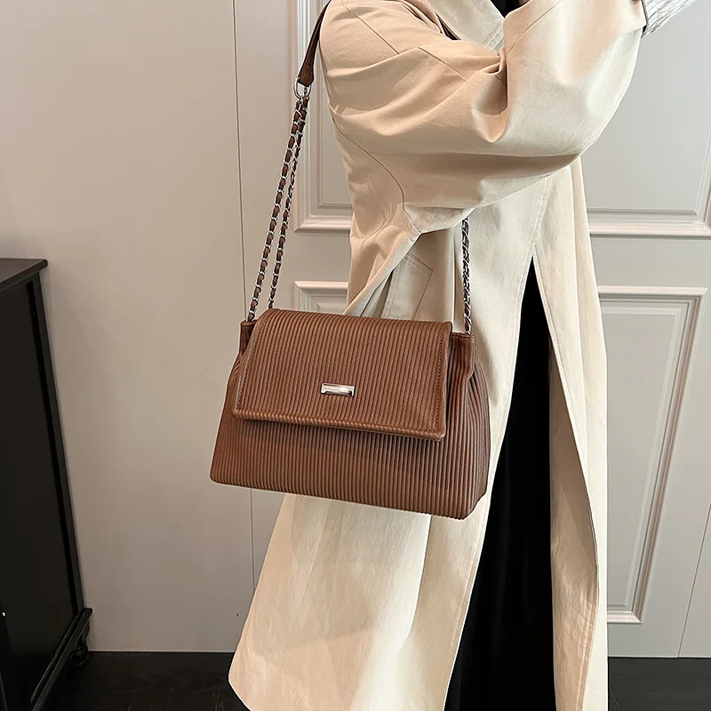 Large Capacity Bag for Women 2024 Solid Color New Fashion Special-Interest Texture Chain Shoulder Retro Crossbody Tote Bag