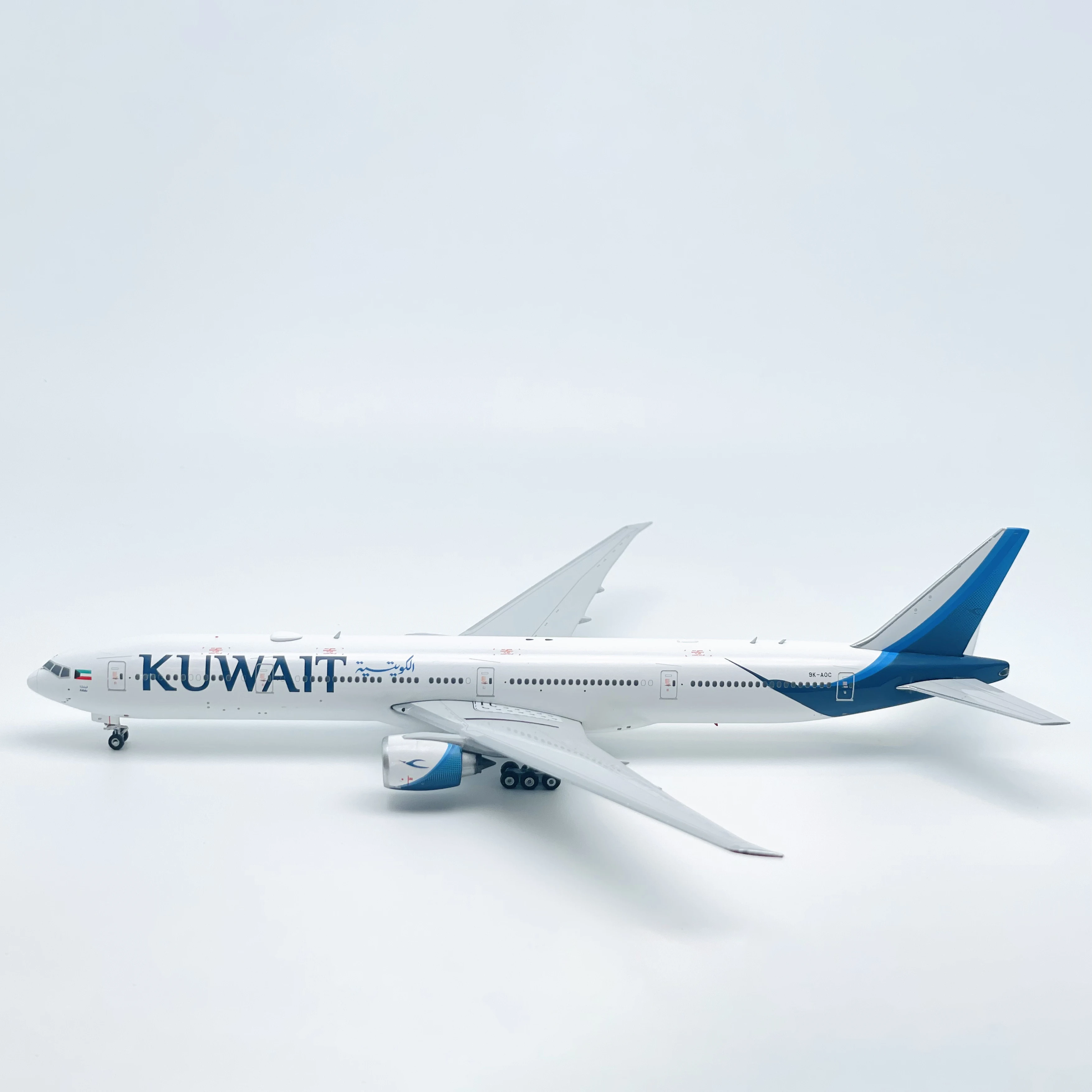 

Diecast Phoenix 1:400 Scale PH11338 Kuwait Airways B777-300ER 9K-AOC Alloy Passenger Aircraft Model Collection Toy Gift