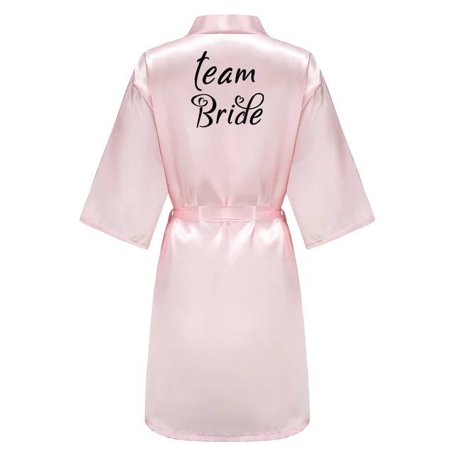 New Bride Bridesmaid Robe With Black Letters Mother Sister of the Bride Wedding Gift Bathrobe Kimono Satin Robes SP005 As the Photo Show