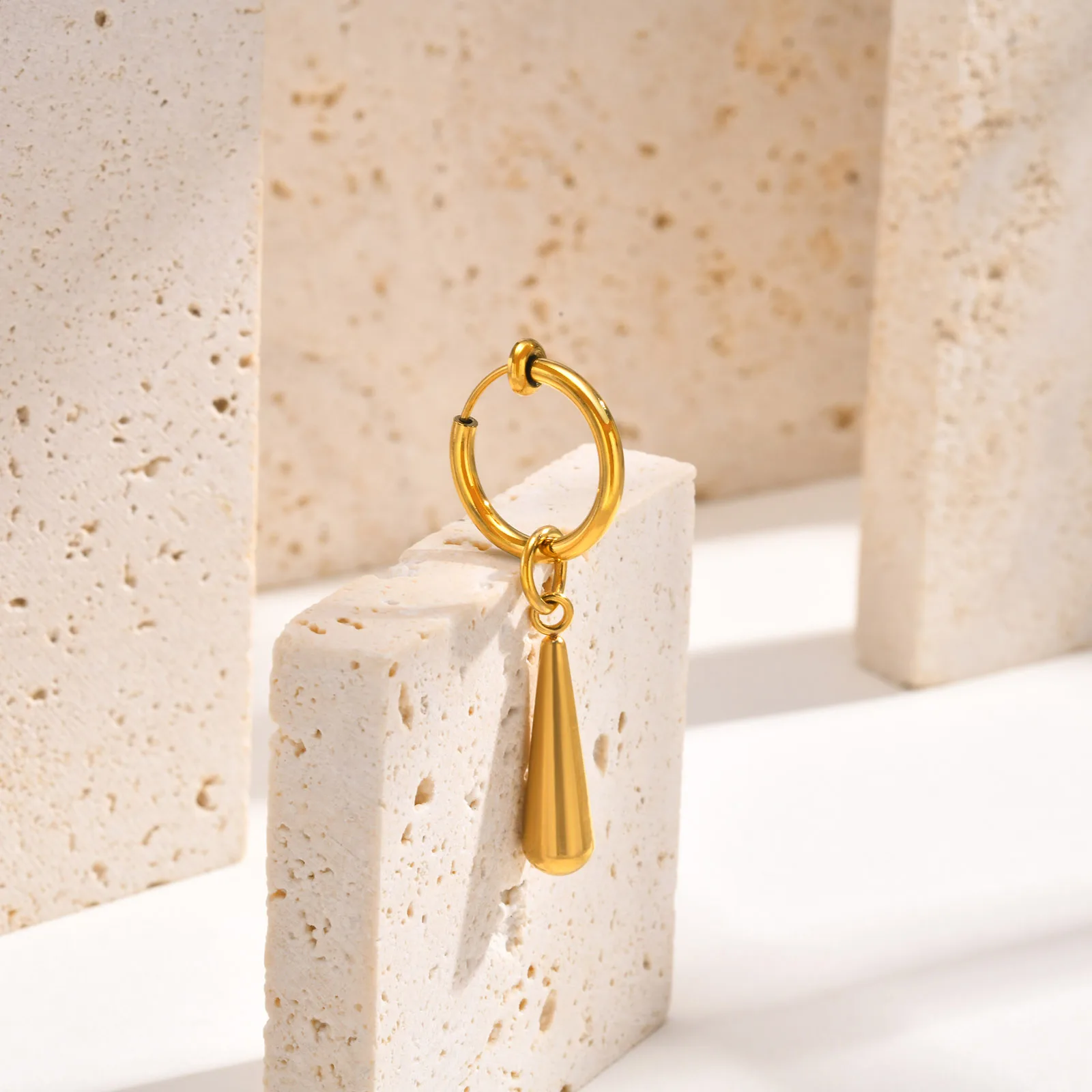 Orecchini a goccia d'acqua in acciaio inox di lusso per donna placcato oro 18K i
