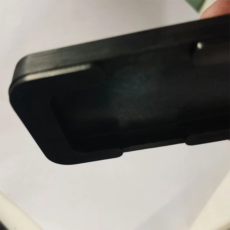 Set di 3 Tappetini per Pedali Auto, Antiscivolo e Resistenti all'Usura, per Frizione, Acceleratore e Freno, Copri Pedali in Gomma per Camion - Image 5