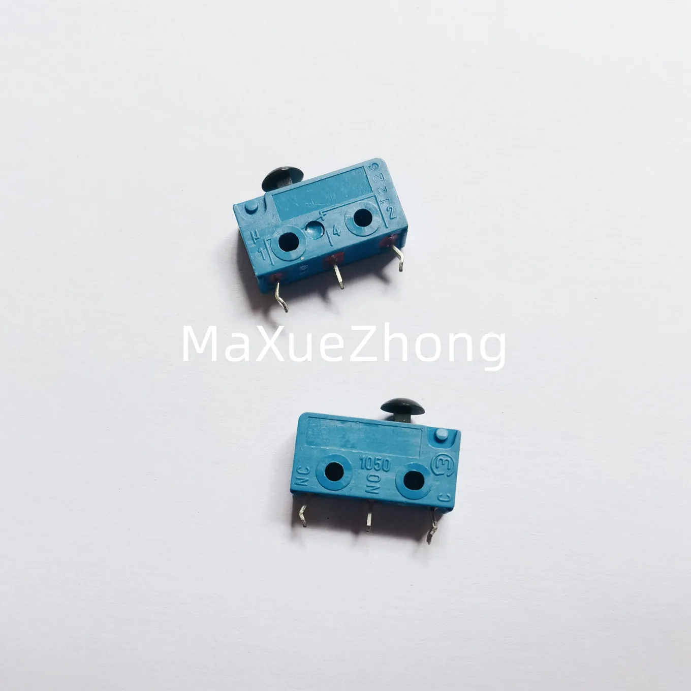 

Original New 100% 1050 micro switch pointed feet super long life size 20*6.2*10MM