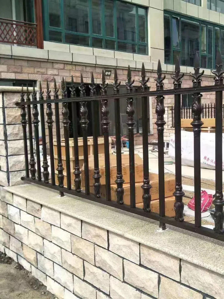 Wrought aluminum guardrail fence Balcony villa fence Wrought iron outdoor zinc steel railings isolate balcony roof patio