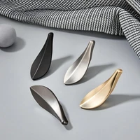 1Pcs Multicolor and Minimalist Alloy Home Hanging Hallways Walls Shoe Cabinets Cabinets Clothes Hats Leaf Hooks 1