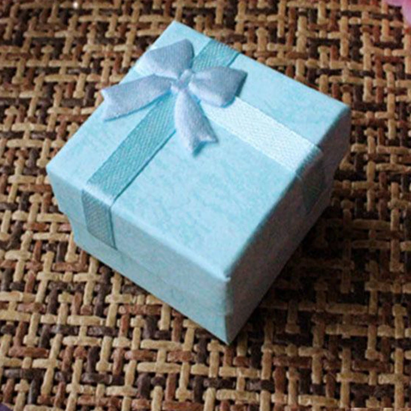 תיבת תכשיטי רצועת אופנה במגוון צבעים טבעת עגילים תליון 4x4x3cm אריזת תצוגה מתנה