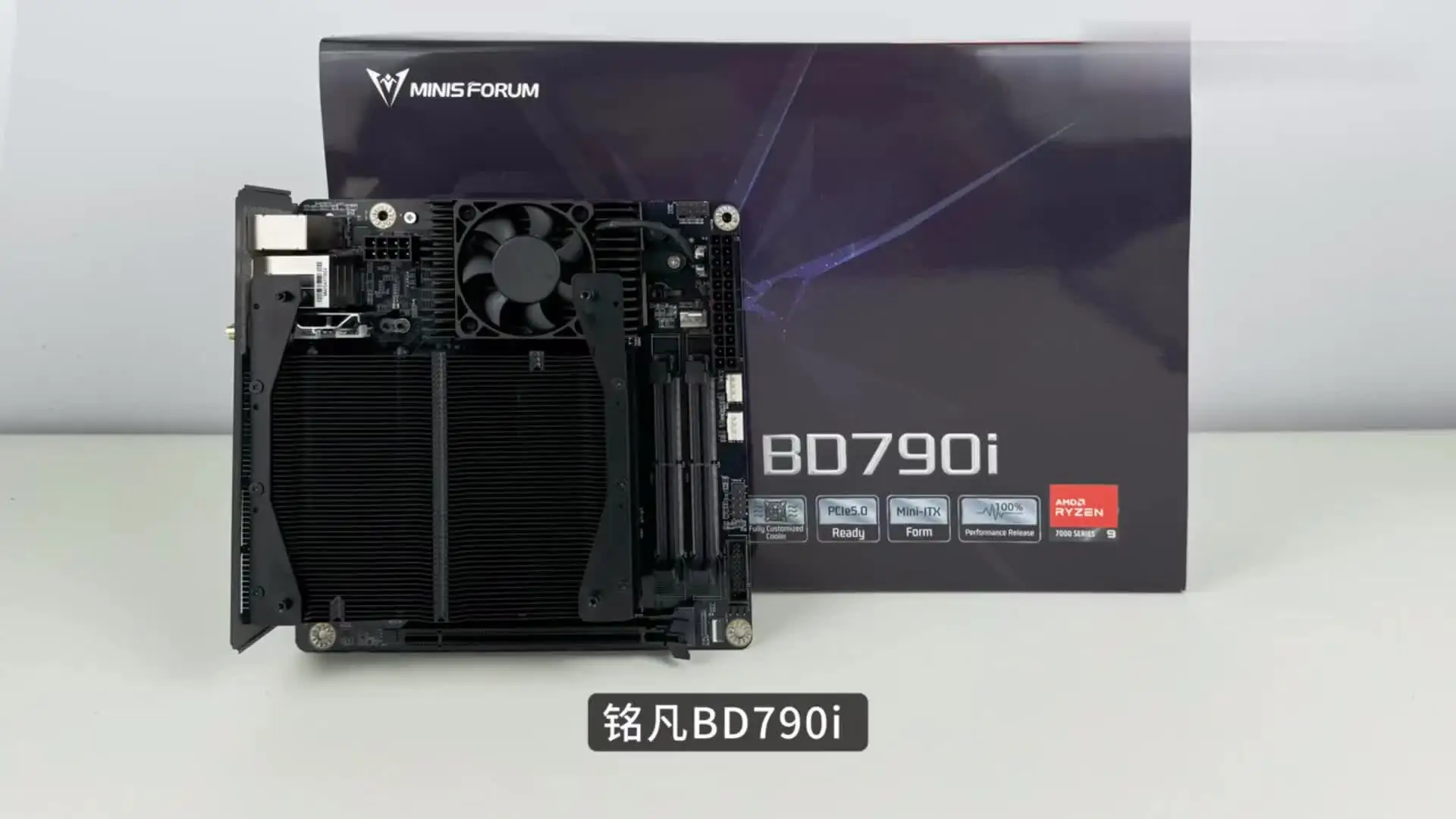 MINISFORUM AMD Ryzen 9 7945HX BD795i SE ゲーミングマザーボード 16C