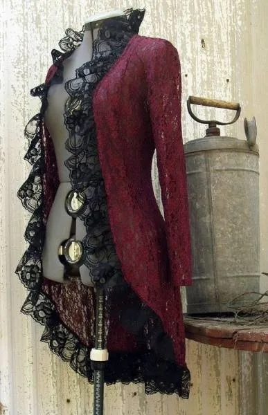 Рисунок 4 - Винтажное женское средневековое платье