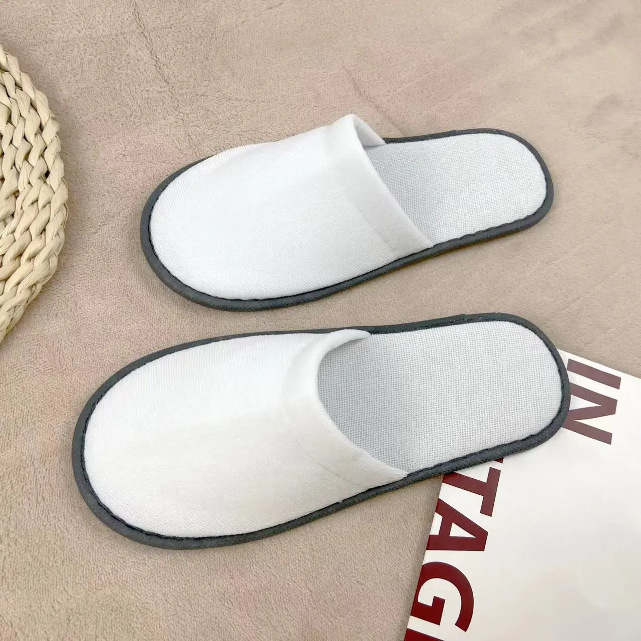 

Одноразовые Тапочки унисекс из хлопка и велюра для спа-салонов и гостиниц