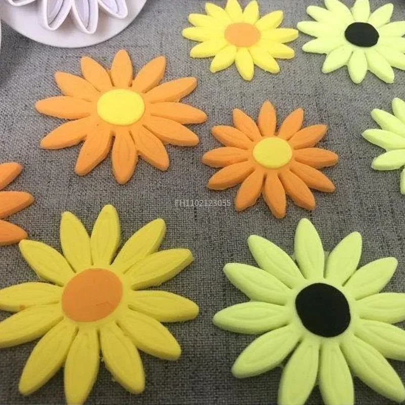 Fondant Cookie Cutter Mold Baking Decorating Biscuit Stamps Kitchen Tools 4PCS Daisy Flower Push-type Cookie Cutter Spring Mold