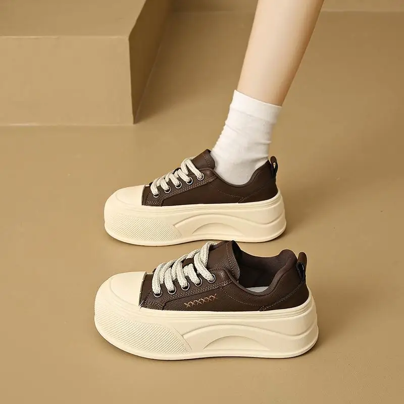 Four Seasons Outdoor Women's Shoes Lightweight Versatile Comfortable Vulcanized Shoes Anti Slip Breathable Shoes 2026